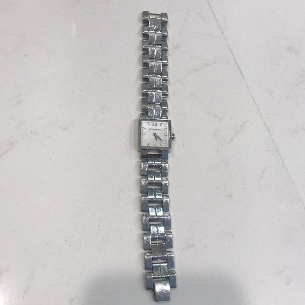 Burberry Watch PRICE DROP 💎